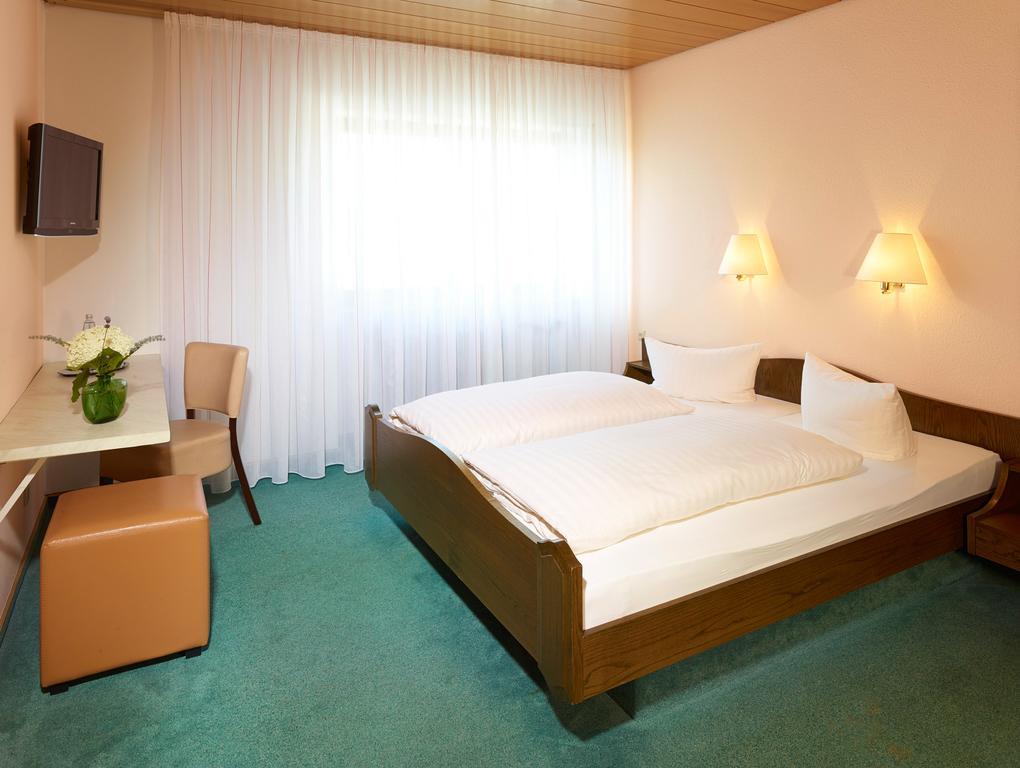Hotel Loesch Pfaelzer Hof Römerberg Habitación foto